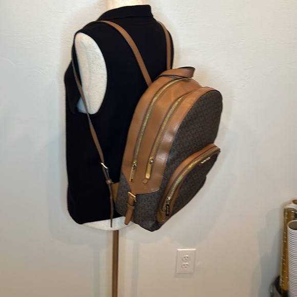 MICHAEL KORS JAYCEE LARGE ZIP POCKET BACKPACK PRINTED LOGO LEATHER - Picture 6 of 15